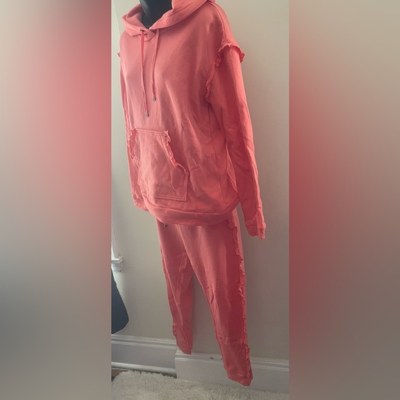 Make + Model Coral Ruffle Hoodie & Sweatpants Set Size Medium - Picture 3 of 14
